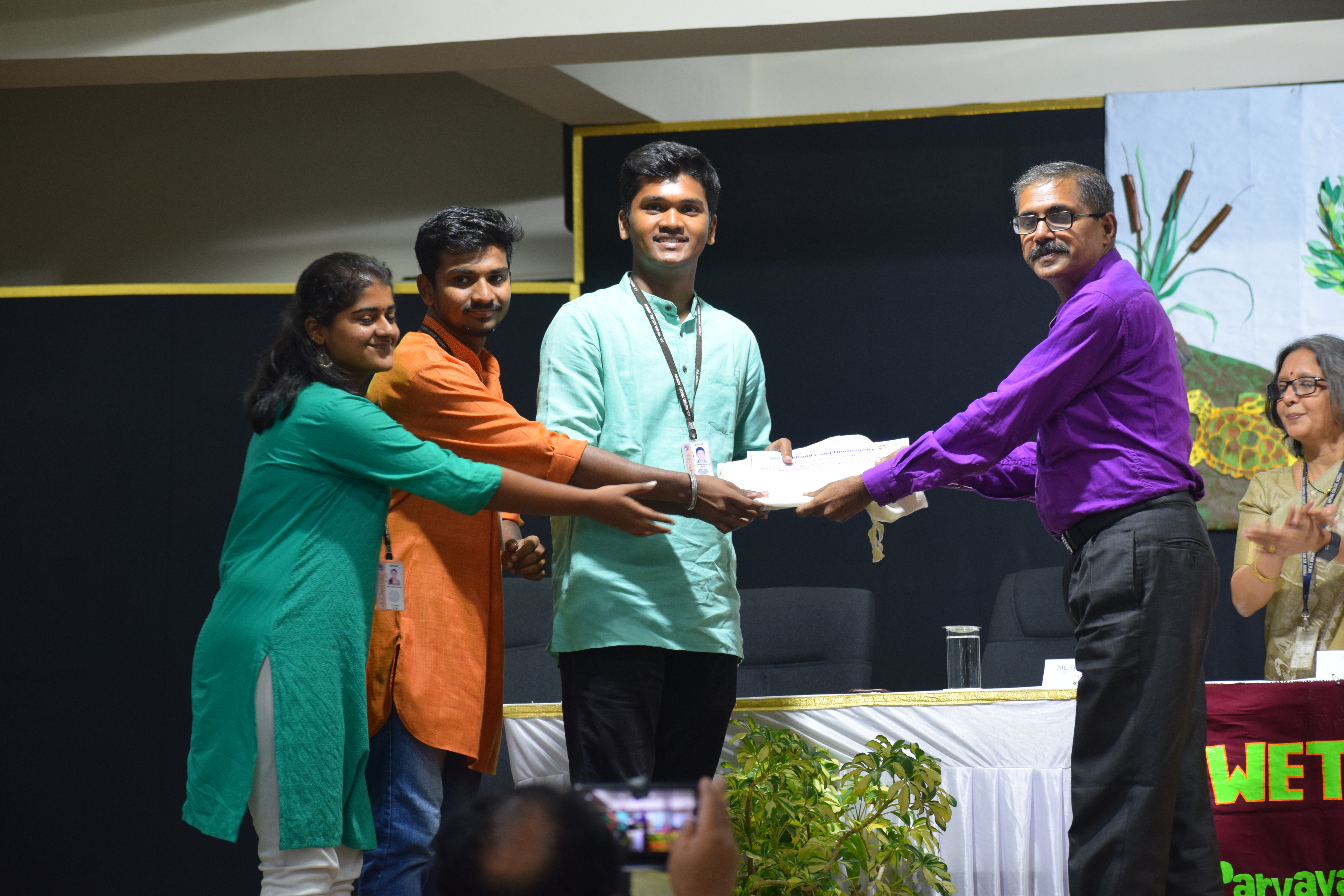 PRIZE WINNER POSTER PRESENTATION (2).JPG